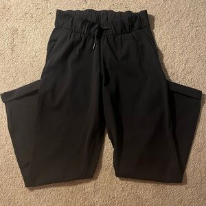 Lululemon women’s black drawstring athletic pants size 2